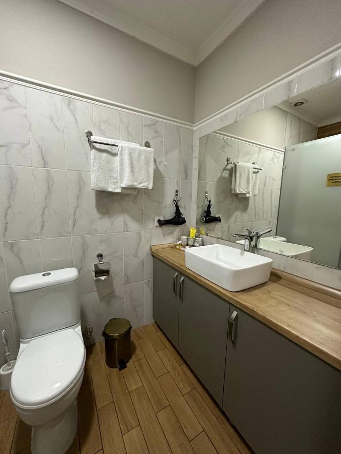 Gоlden Dragon Villa Hotel Bisjkek Eksteriør billede
