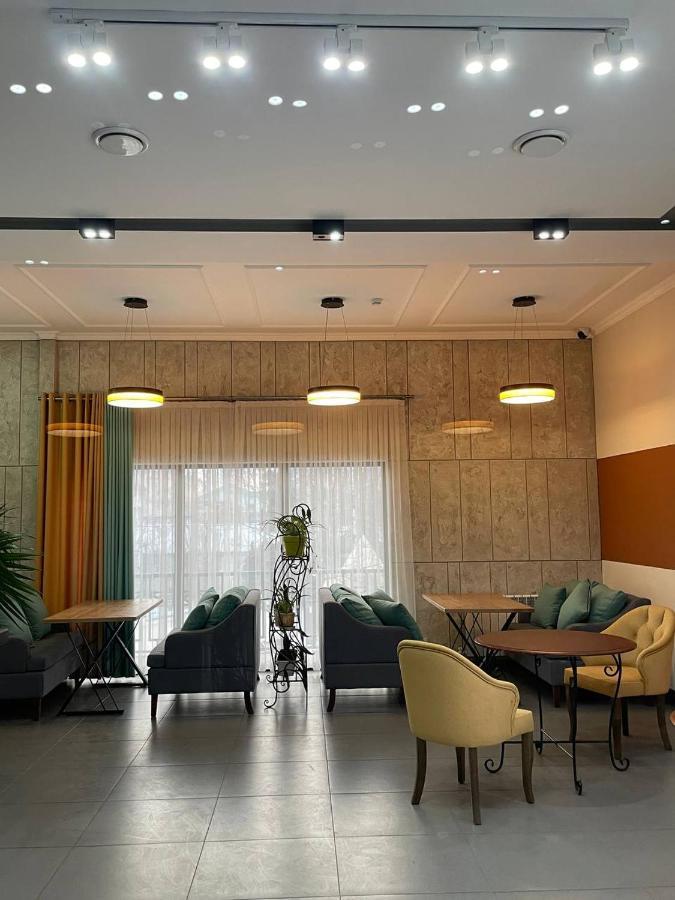 Gоlden Dragon Villa Hotel Bisjkek Eksteriør billede