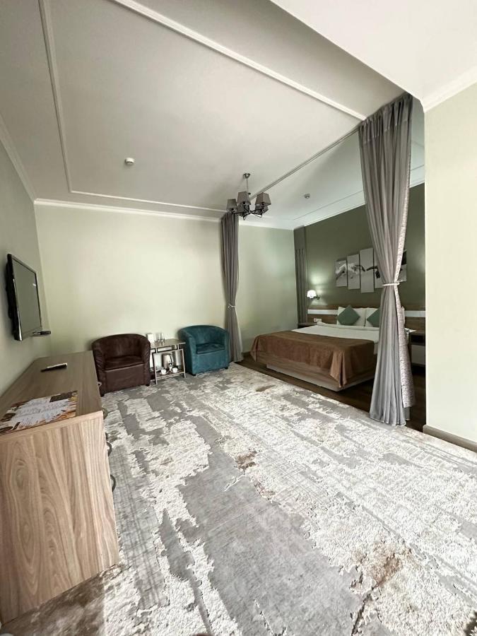 Gоlden Dragon Villa Hotel Bisjkek Eksteriør billede