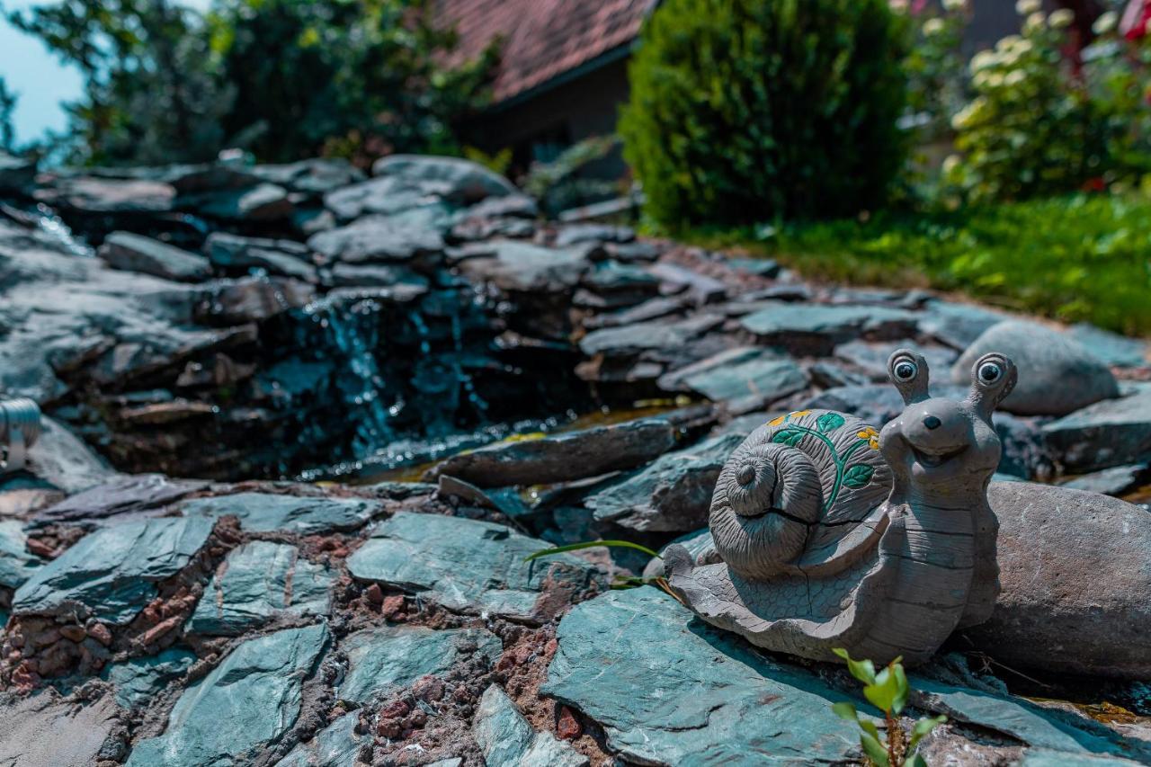 Gоlden Dragon Villa Hotel Bisjkek Eksteriør billede